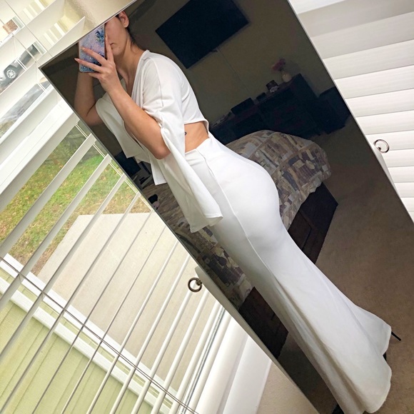 Prettylittlething white cropped maxi dress size 6 - Picture 5 of 10